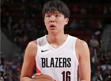 开云体育app下载-扎心！开拓者媒体人批杨瀚森跟不上季后赛节奏 建议留下罗威